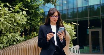 Lietuvoje mobilus apsipirkimas tampa sukčių taikiniu