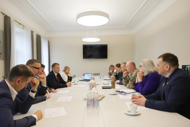 Šiauliai kovoja dėl oro uosto ateities: pavojuje tarptautinis statusas ir investicijos