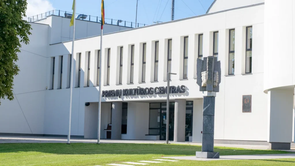 Lietuvos Respublikos Seimo rūmai Vilniuje, kur sprendžiami svarbūs valstybės valdymo ir teisės klausimai.