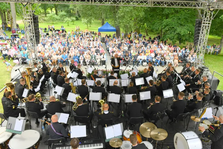 Jašiūnuose tęsiasi nemokama „Muzika Jašiūnų dvare“