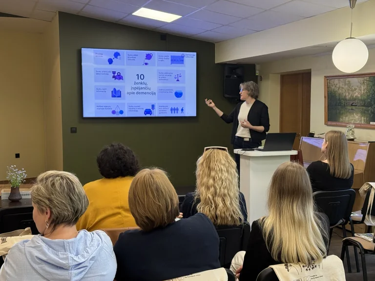 Plungėje biblioteka atveria kelią Alzheimeriu sergantiems