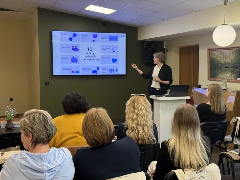 Plungėje biblioteka atveria kelią Alzheimeriu sergantiems