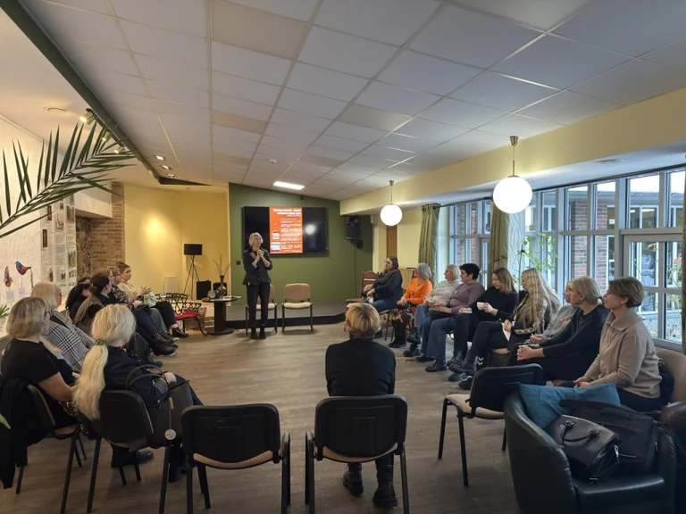 Plungėje biblioteka atveria kelią Alzheimeriu sergantiems