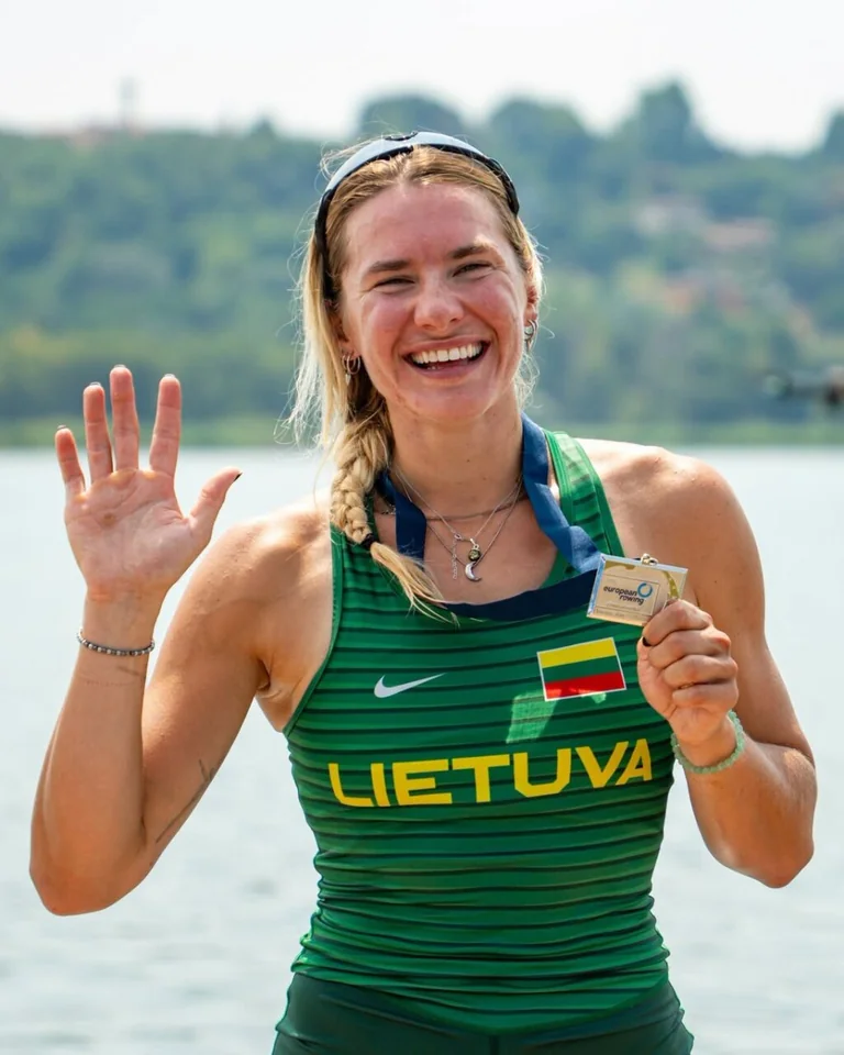 Trakų irkluotojoms Varezėje – du podiumo finišai
