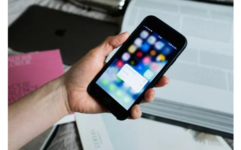 Vienas telefono mygtukas, kurį verta prisiminti, kai baterija senka per greita