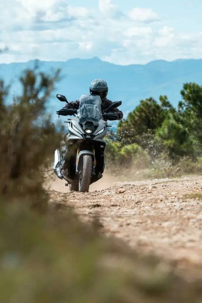 VOGE SR450X Lietuvoje: ką pirkėjas gauna už 6 990 eurų