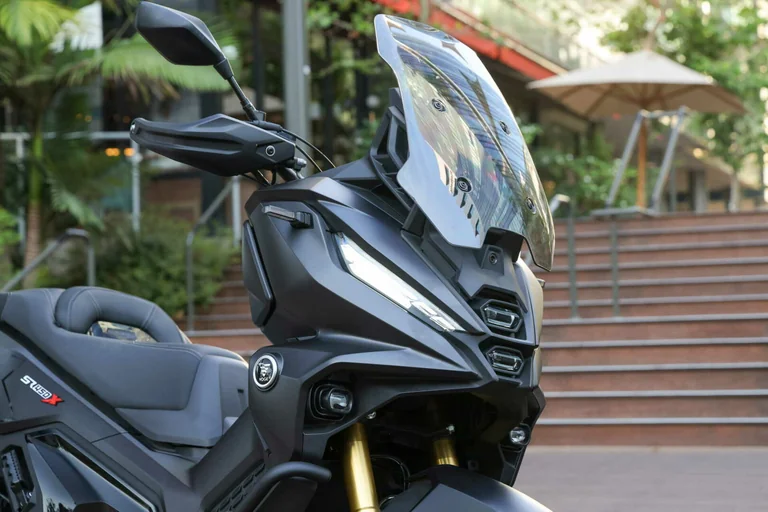 VOGE SR450X Lietuvoje: ką pirkėjas gauna už 6 990 eurų