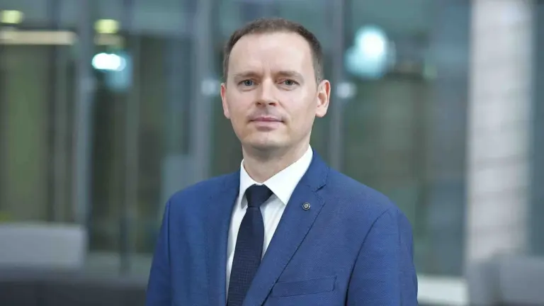 Matematika stringa? Pradėkite nuo vienos spragos