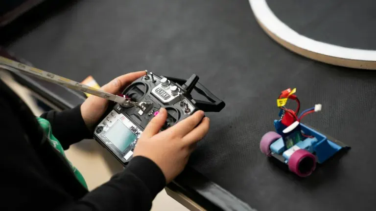 Klaipėdoje robotų kovos sutraukė dalyvius iš keturių šalių