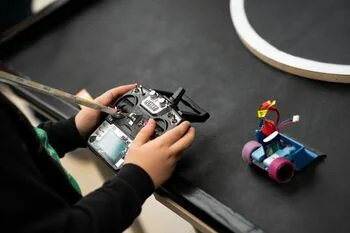 Klaipėdoje robotų kovos sutraukė dalyvius iš keturių šalių